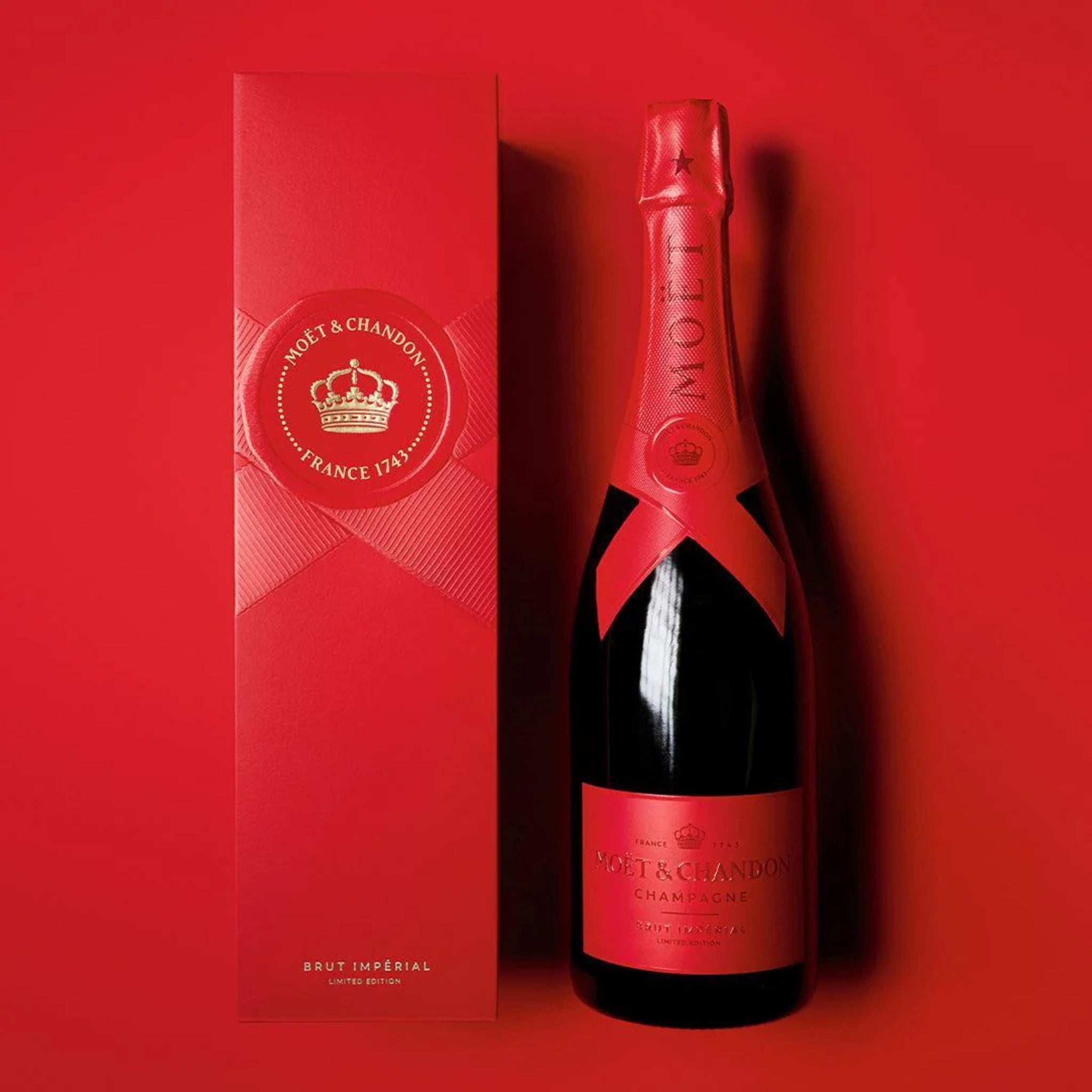 Moet & Chandon Impérial Brut NV (Red Limited Edition Gift Boxed)