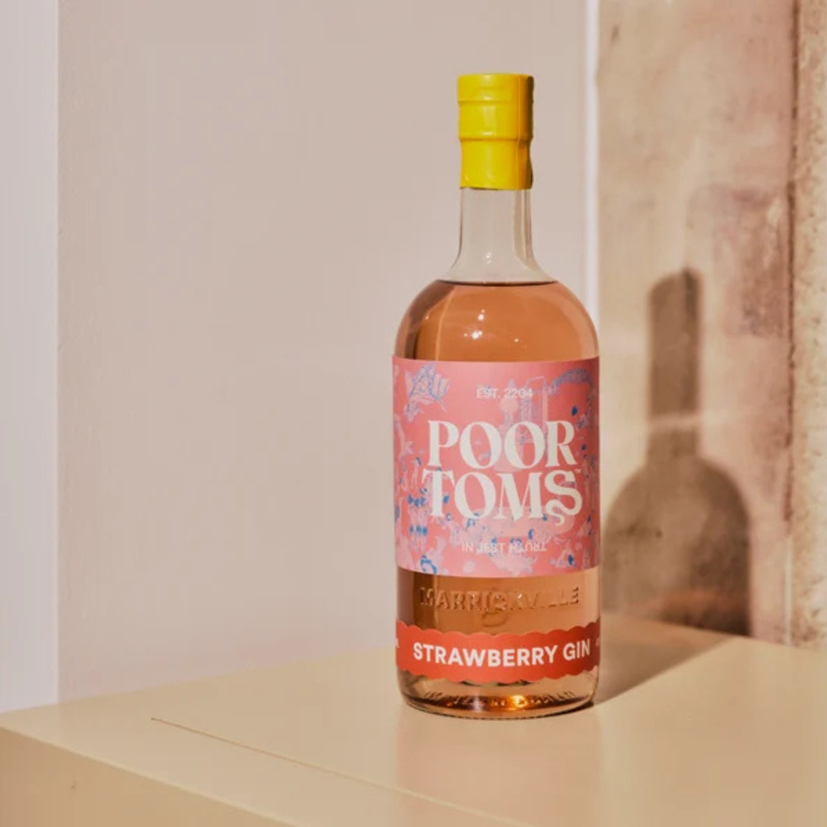 Poor Toms Strawberry Gin 700ml