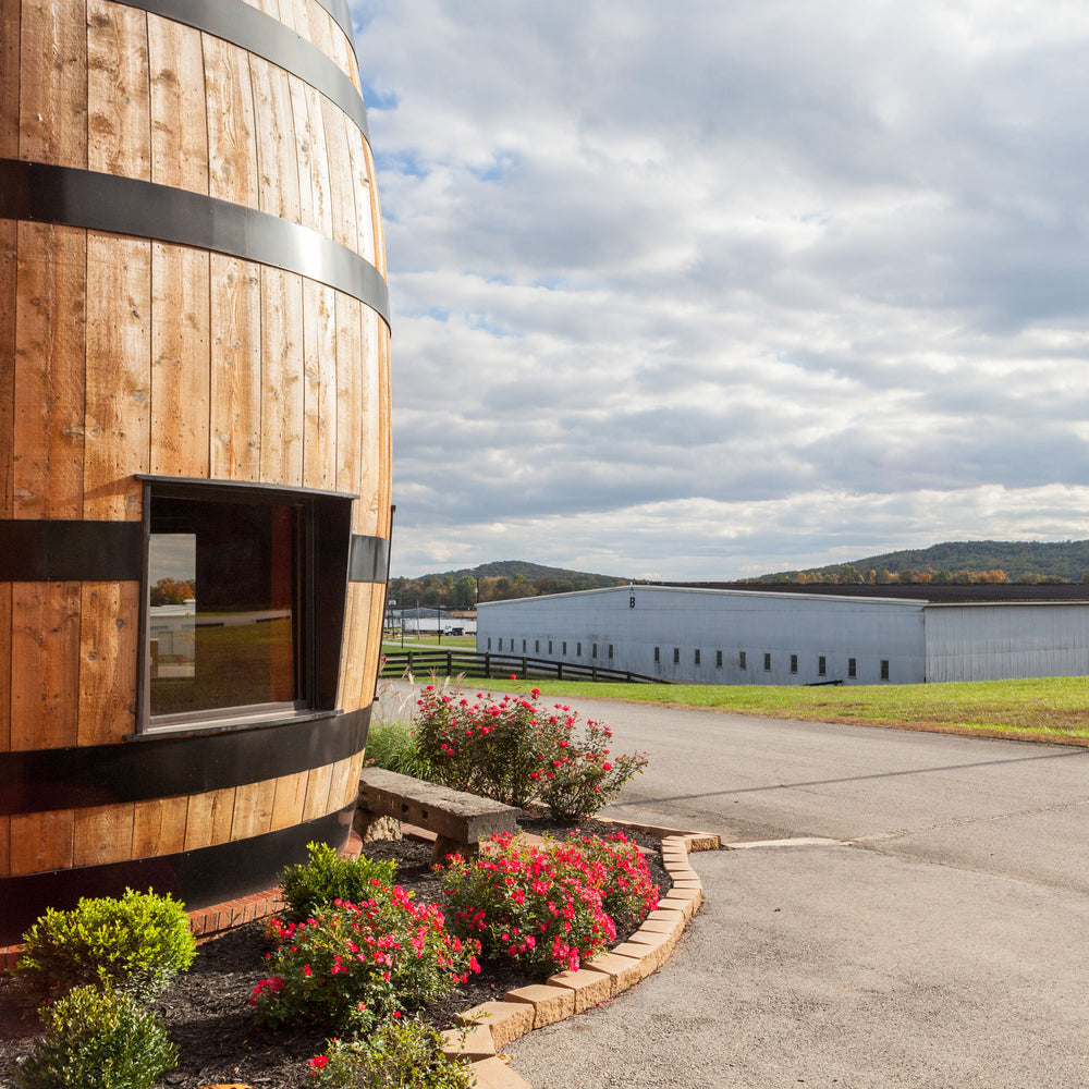 Four Roses Small Batch Barrel Strength Limited Edition 2024 Kentucky Straight Bourbon Whiskey 700ml