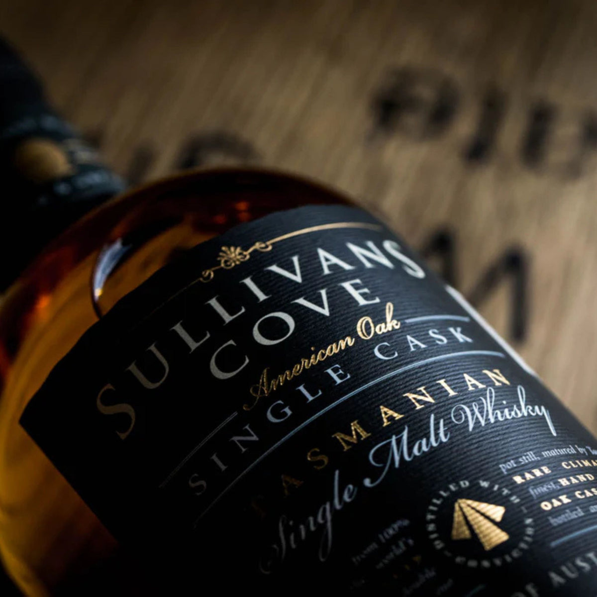 Aged in 200L American Oak ex-Bourbon casks, this oak varietal beautifully enhances SC's distinctive and fruity spirit. Starting with a robust malt base, it unfolds layers of vanilla, caramel, coconut, fruit, and delicate hints of white floral and herbal notes. As single cask bottlings, every batch presents distinct nuances, reflecting the character of each barrel. - Kent Street Cellars