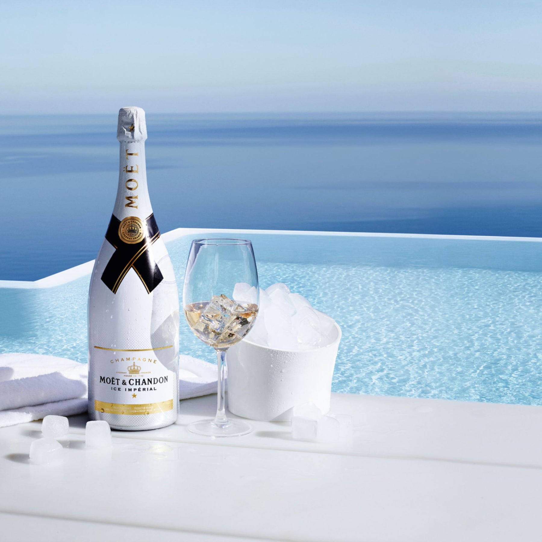 Moët & Chandon Ice Impérial + 2 Glasses Set