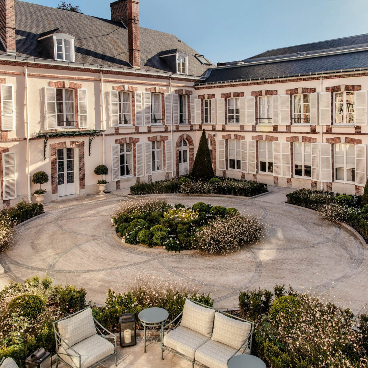 At Maison Perrier-Jouët, it all starts with a flower, a symbol that embodies the close relationship the House has maintained with biodiversity since its creation in 1811. Widely renowned for their expertise in horticulture and botany, Pierre-Nicolas Perrier and his son Charles pioneered a number of innovative ideas in the field of natural viticulture and vineyard management. - Kent Street Cellars