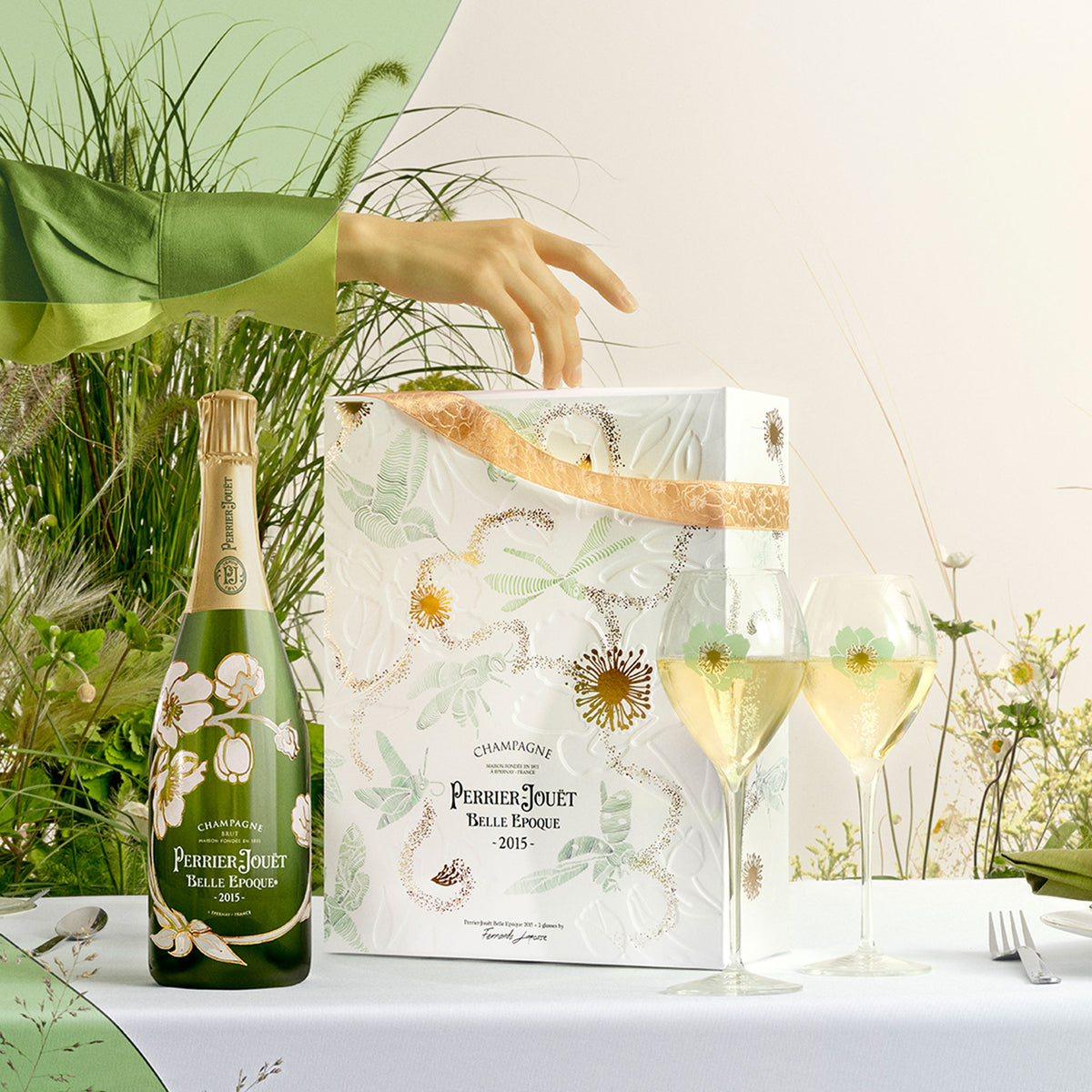 Perrier-Jouët Belle Epoque Champagne 2015 + 2 Glasses Set - Kent Street Cellars