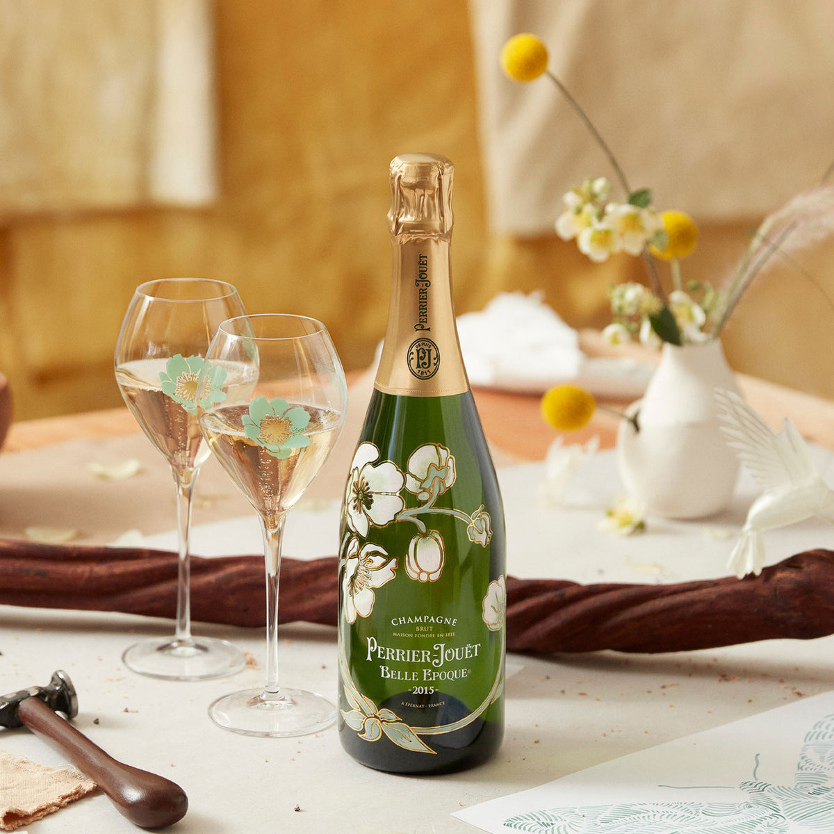 Perrier-Jouët Belle Epoque Champagne 2015 + 2 Glasses Set - Kent Street Cellars
